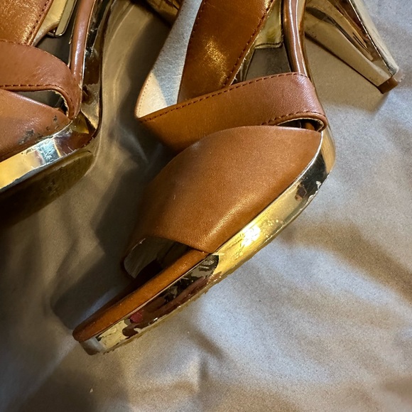 ❌SOLD❌ MICHAEL KORS CHUNKY HEELS - Picture 3 of 7
